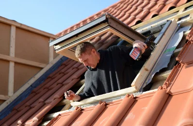 Pose de fenêtres de toit Velux à Plumergat